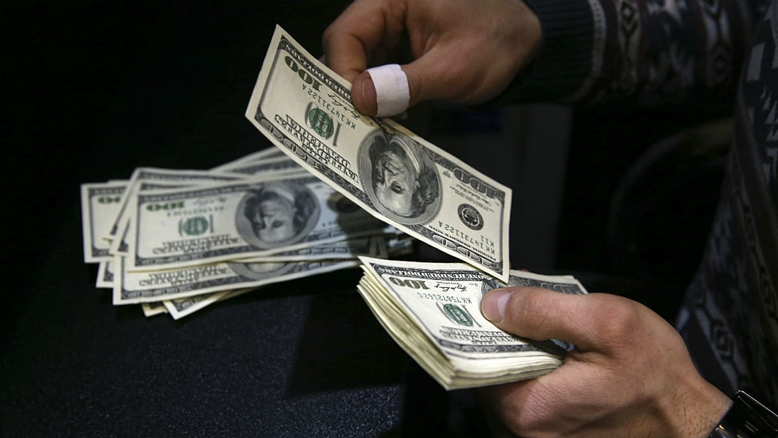 دلار در آستانه ۱۴ هزارتومان؛ وضعیت قرمز بورس تهران به خاورمیانه سرایت کرد