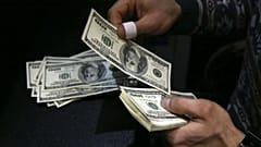 دلار در آستانه ۱۴ هزارتومان؛ وضعیت قرمز بورس تهران به خاورمیانه سرایت کرد