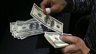 دلار در آستانه ۱۴ هزارتومان؛ وضعیت قرمز بورس تهران به خاورمیانه سرایت کرد