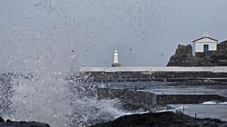 «Ηφαιστίων»: Χιόνια, άνεμοι και προβλήματα σε όλη τη χώρα