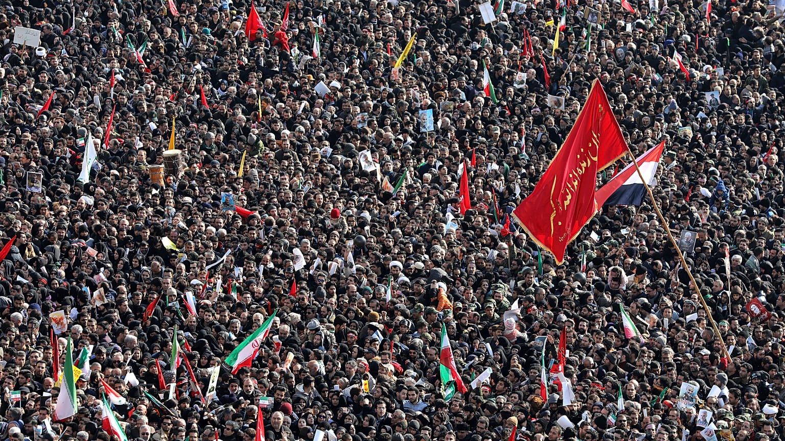 Teheran: Massenprozessionen, Leichengebet und eine finstere Botschaft