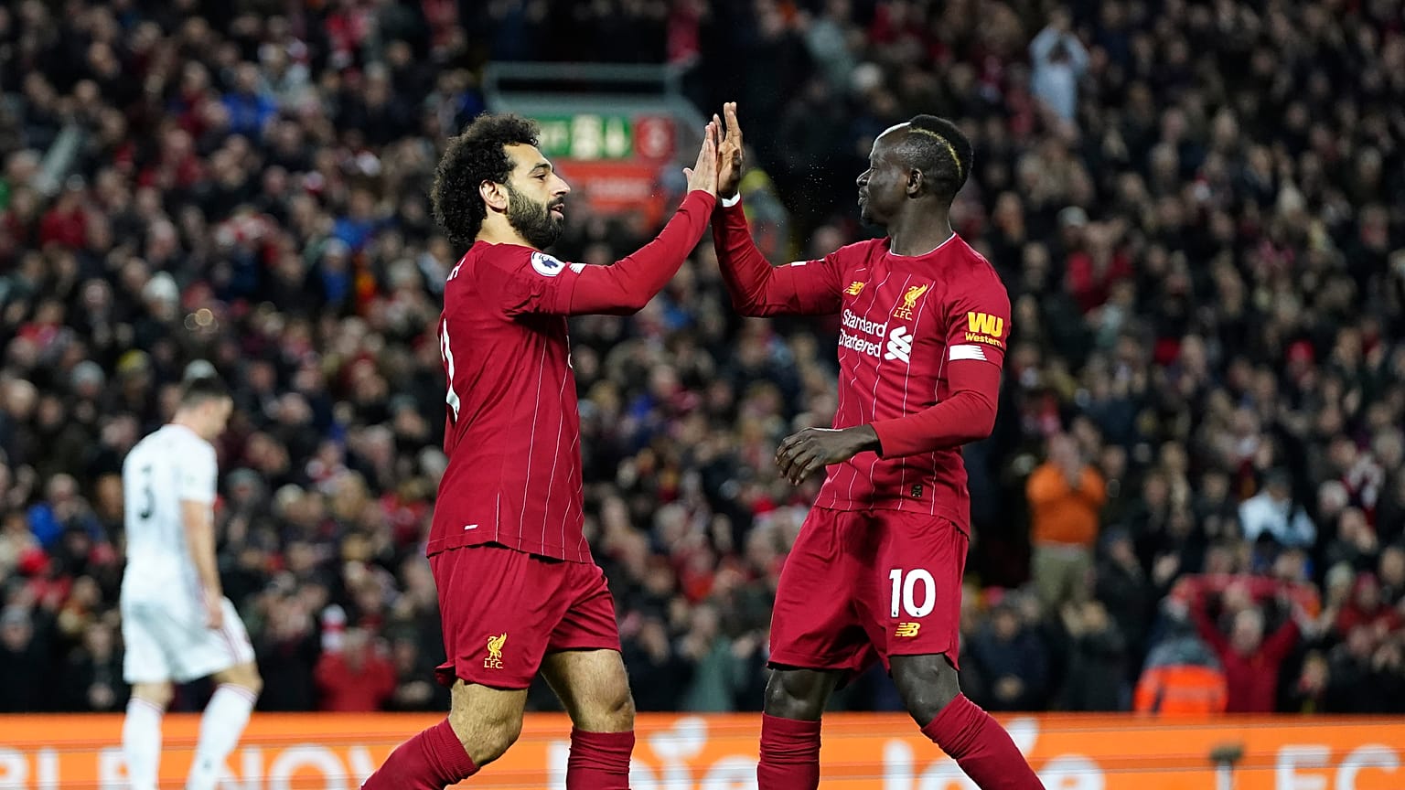 مانى وصلاح بقميص ليفربول