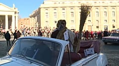 Befana ha ayudado a los Reyes Magos repartiendo regalos en Italia