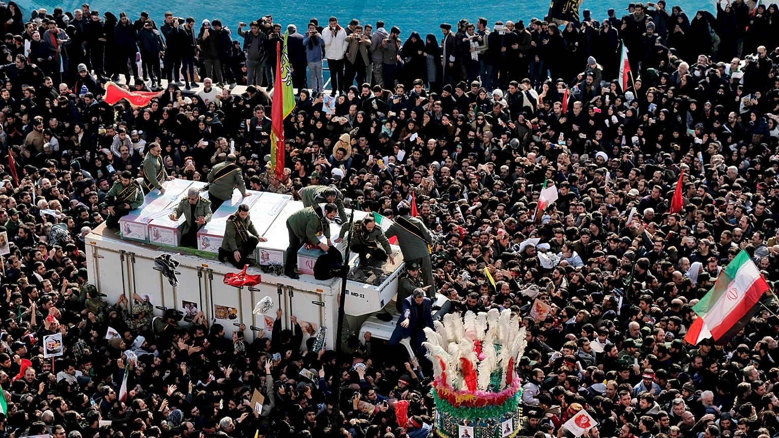 Funérailles du général Soleimani : marée humaine à Téhéran