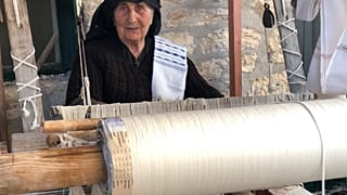 Η 86χρονη υφάντρα του Μεγανησίου