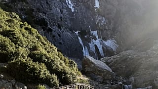 Tα νερά στους δίδυμους καταρράκτες κοντά στο χωριό Καταρράκτης πάγωσαν, από τις πολύ χαμηλές θερμοκρασίες της εποχής