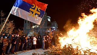 Rendőrkordon mögött ünnepelték az ortodox karácsonyt Montenegróban