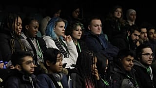 Des étudiants britanniques, lors d'une conférence sur le Brexit organisée au Westminster Kingsway College à Londres, le 19 novembre 2019.