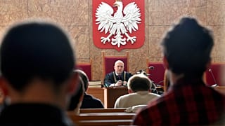 A lengyel bírósági törvényt vizsgálja a Velencei Bizottság