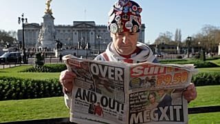 Prens Harry ve Meghan Markle'ın Kraliyet ailesindeki görevlerinden çekilmesine İngilizler ne diyor?