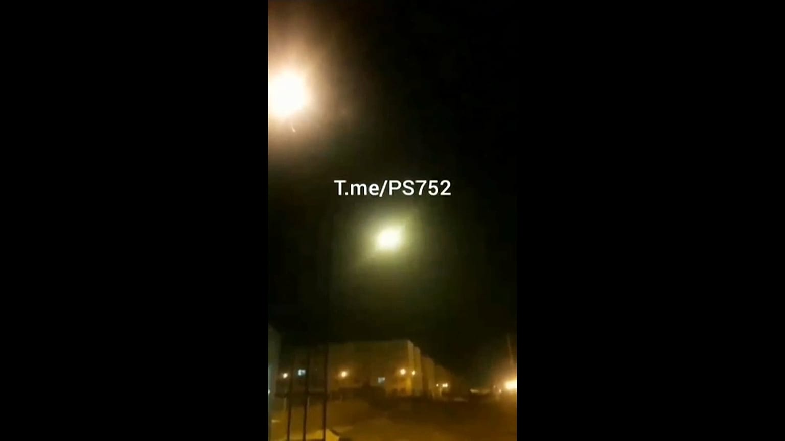 Vídeo mostra suposto impacto de míssil no Boeing ucraniano