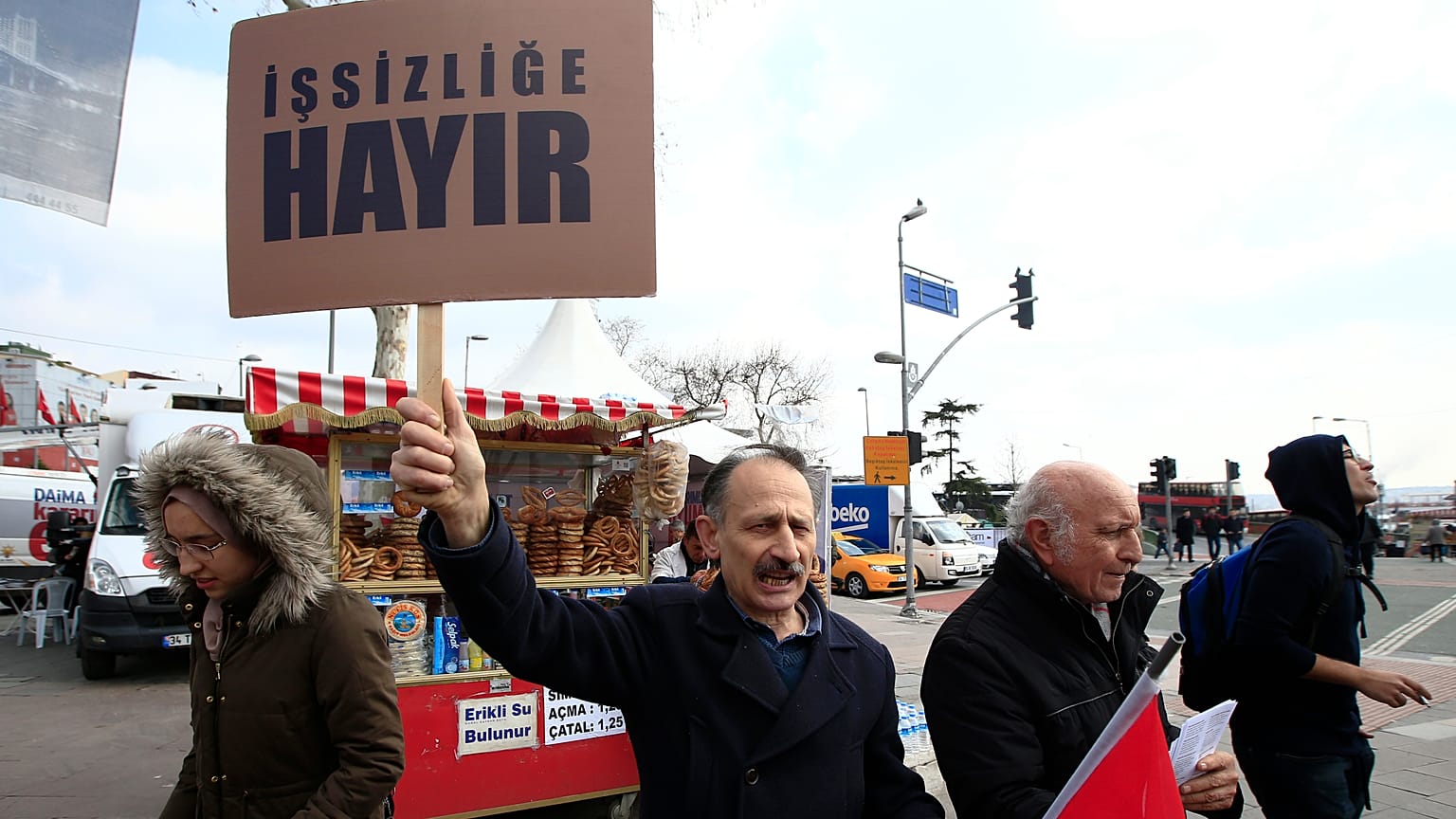 Türkiye'de 4,4 milyon kişi işsiz. 