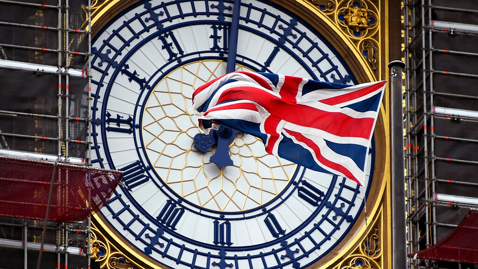 Behind the clock facade of the Elizabeth Tower is the bell known as Big Ben. 