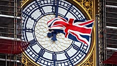 Behind the clock facade of the Elizabeth Tower is the bell known as Big Ben. 