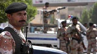 15 قتيلا في تفجير انتحاري داخل مسجد في باكستان والتوقيع.. داعش
