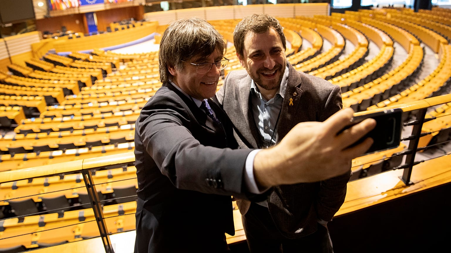 Katalan liderler Carles Puigdemont ve Antoni Comin