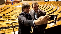 Katalan liderler Carles Puigdemont ve Antoni Comin