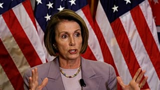 Demokrat lider Pelosi: Trump'a yönelik azil maddelerini Senato'ya yolluyoruz