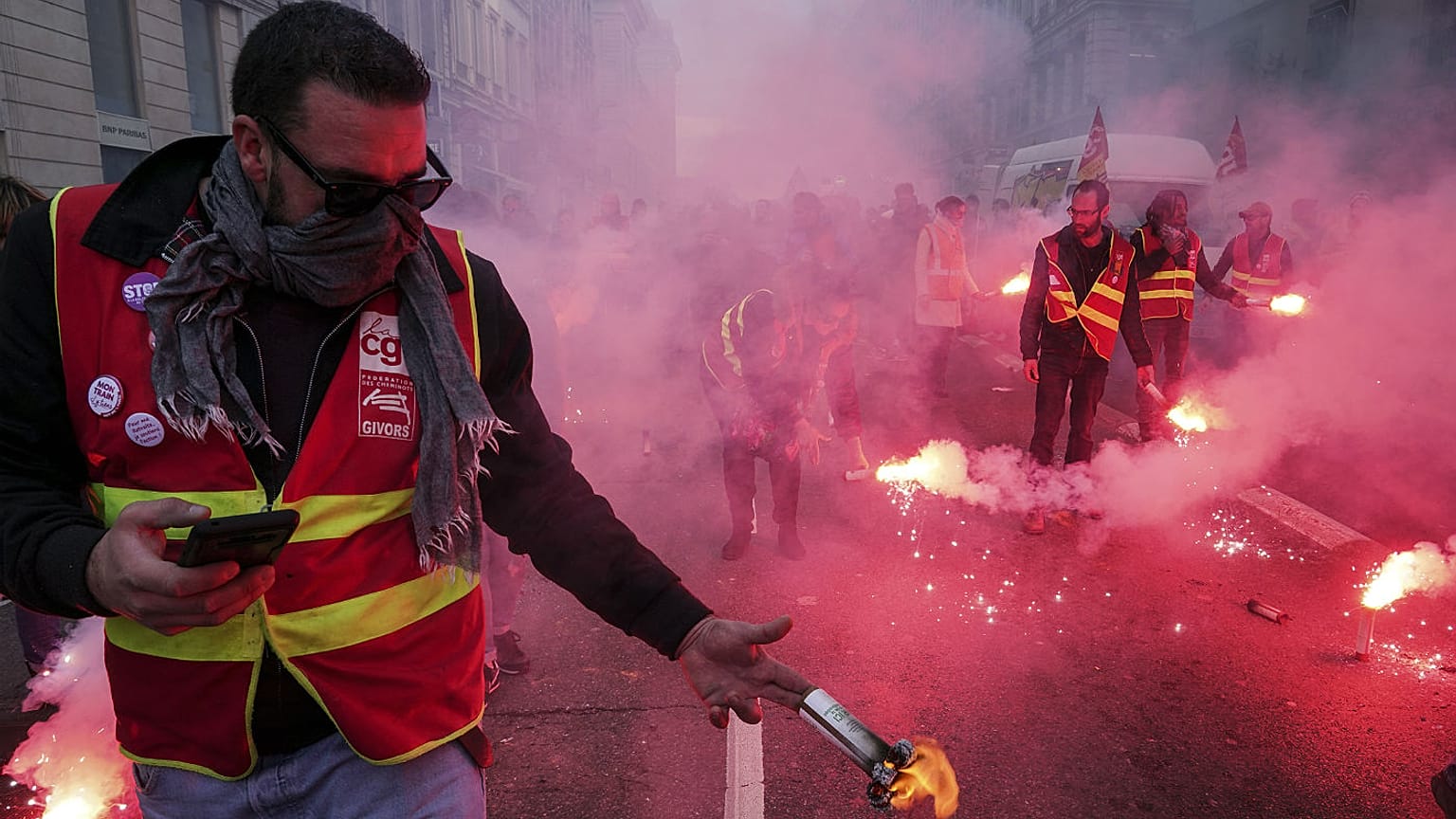 França permanece longe do compromisso social
