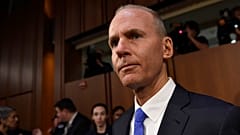 Boeing'in eski tepe yöneticisi Dennis Muilenburg 