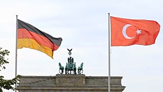 Merkel'in iktidar ortağı Almanya'da Türk okuluna karşı: 'Erdoğan okullarını istemiyoruz'