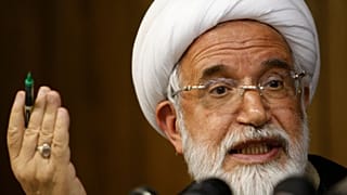 کروبی خطاب به خامنه‌ای: هیچ‌یک از صفات رهبری را ندارید