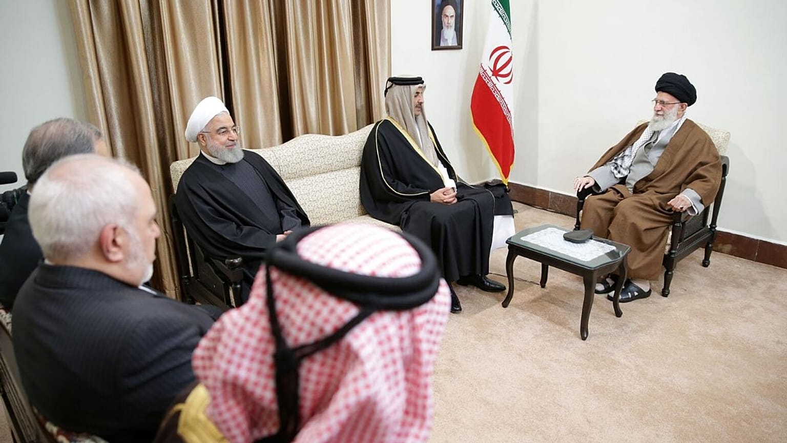 علی‌ خامنه‌ای در دیدار با امیر قطر: نیازمند تقویت ارتباطات کشورهای منطقه هستیم