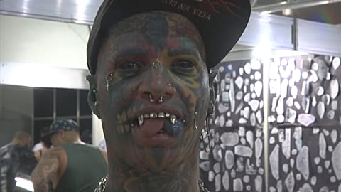 "Tattoo Week" in Rio: Gespaltene Zungen und tätowierte Augäpfel