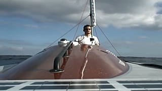 L'ungherese che vuole attraversare l'Oceano Atlantico in surf 