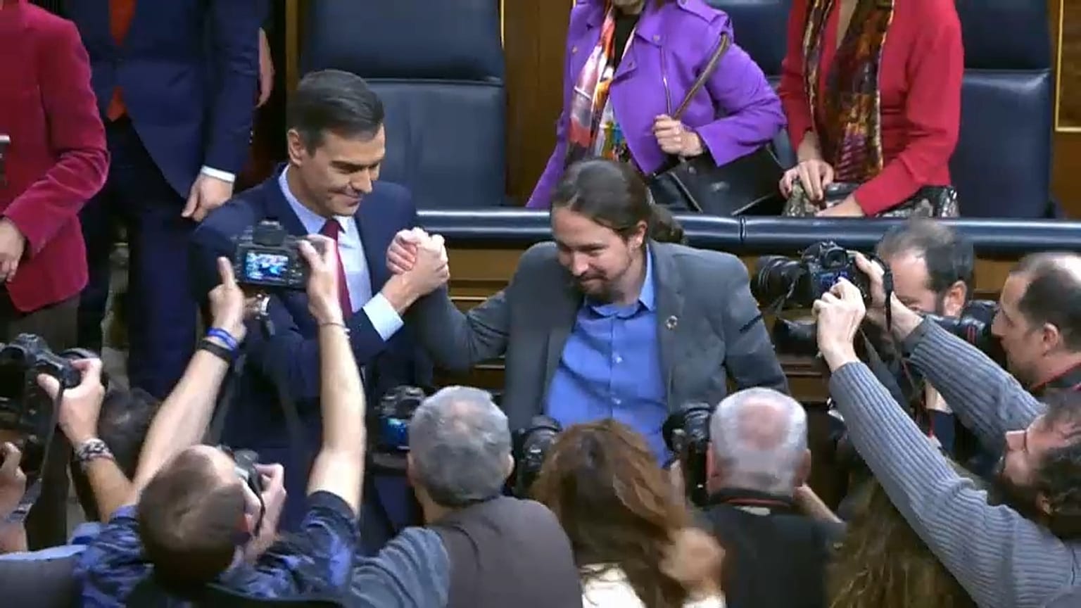 Spagna, il nuovo governo di Sánchez e Iglesias: "Andremo in un'unica direzione"