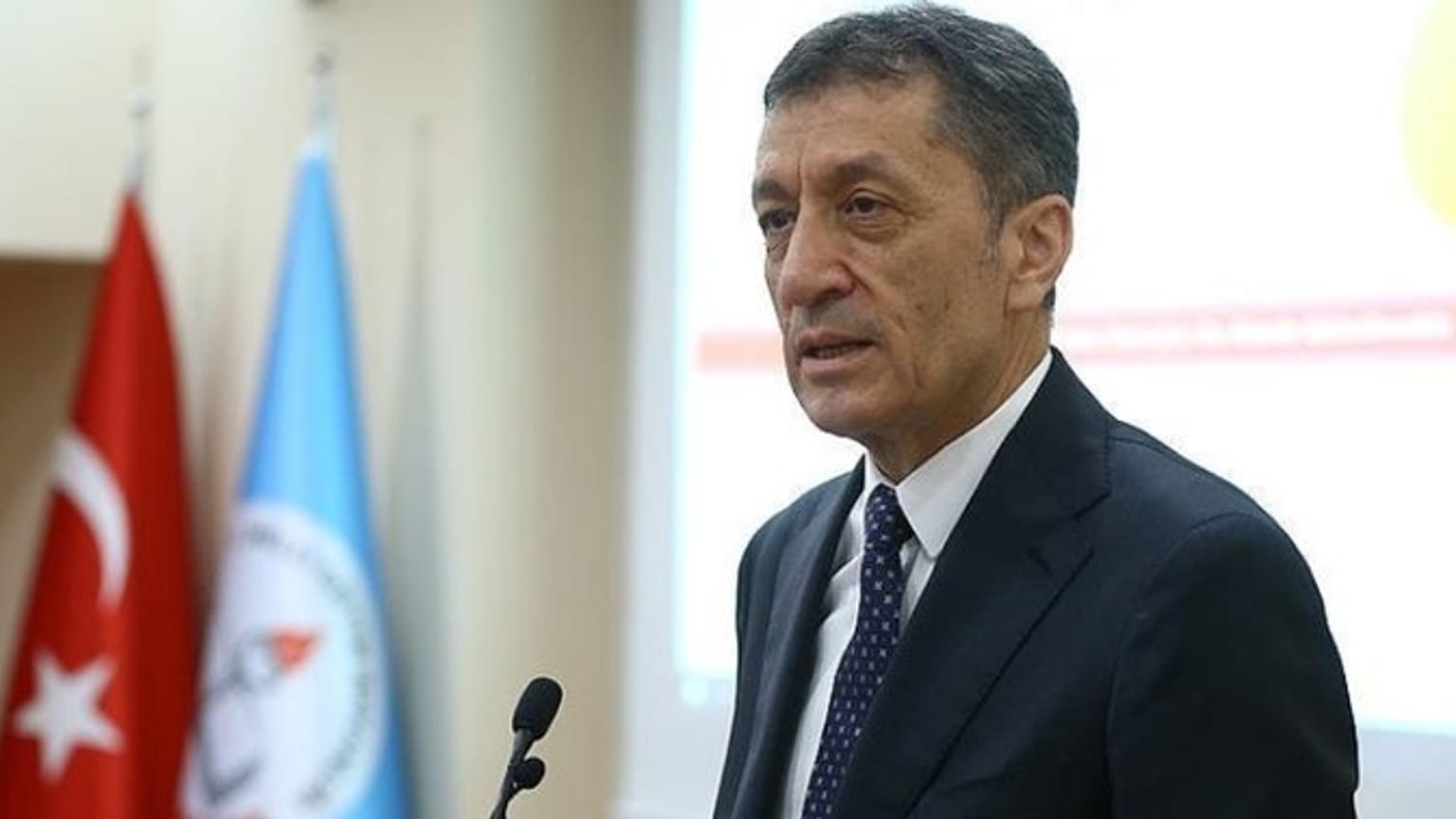 Bakan Ziya Selçuk
