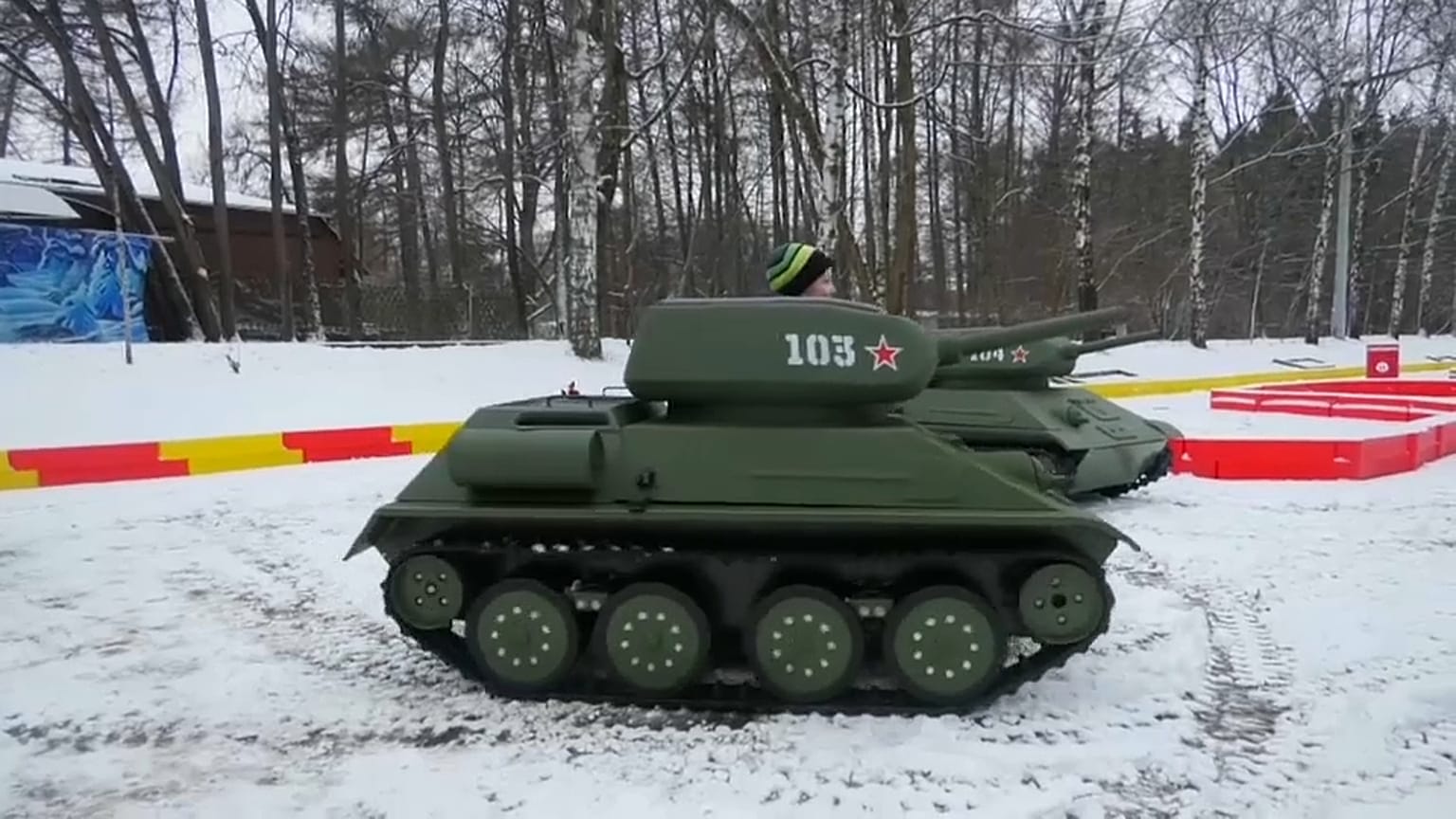 [Vídeo] Tanques para niños -y no tan niños- en Moscú 