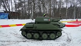 [Vídeo] Tanques para niños -y no tan niños- en Moscú 