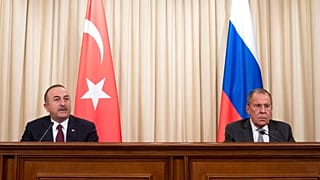 Çavuşoğlu ve Lavrov Libya zirvesi sonrası Moskova'da basın mensuplarının karşısına çıktı