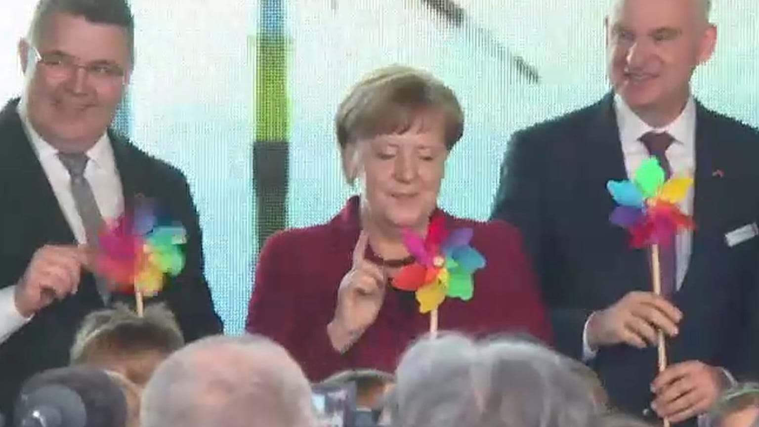 Merkel: Geld für Windrad-Anrainer