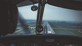Οροθετικός κατάφερε να γίνει πιλότος, δίνοντας μάχη για να αλλάξουν οι κανονισμοί