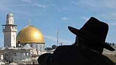 اتهام حاخام إسرائيلي باستعباد 50 امرأة وطفلة في منزل في القدس