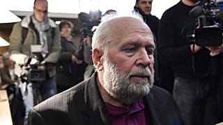 L'ex-prêtre Bernard Preynat, au début de son procès au tribunal correctionnel de Lyon, le 14 janvier 2020.