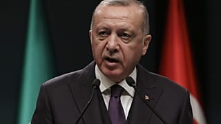 أردوغان يهدّد خليفة حفتر.. إذا هاجمْت طرابلس فسنلقّنك الدرس الذي تستحقه