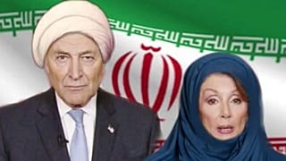 ترامب العاشقُ لتويتر يعيد نشر تغريدة عليها صورة مفبركة لبيلوسي وشومر بالحجاب والعمامة