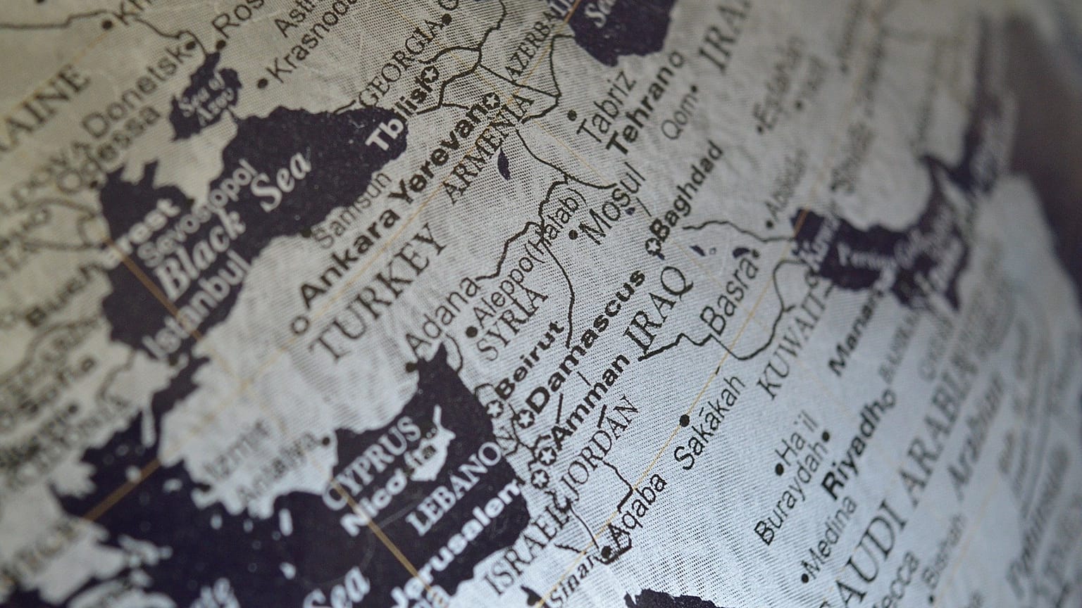 المرصد: ثلاثة قتلى في غارات إسرائيلية على مطار عسكري في سوريا
