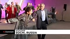 Путин и Буш: танцуют все!