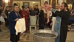 Gürcistan’ın başkenti Tiflis’te 500’den fazla bebek birlikte vaftiz edildi