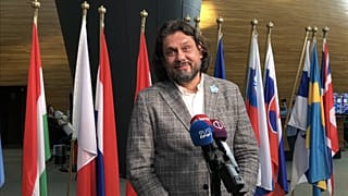Lengyel konzervatívok: nem szeretnénk új frakciót