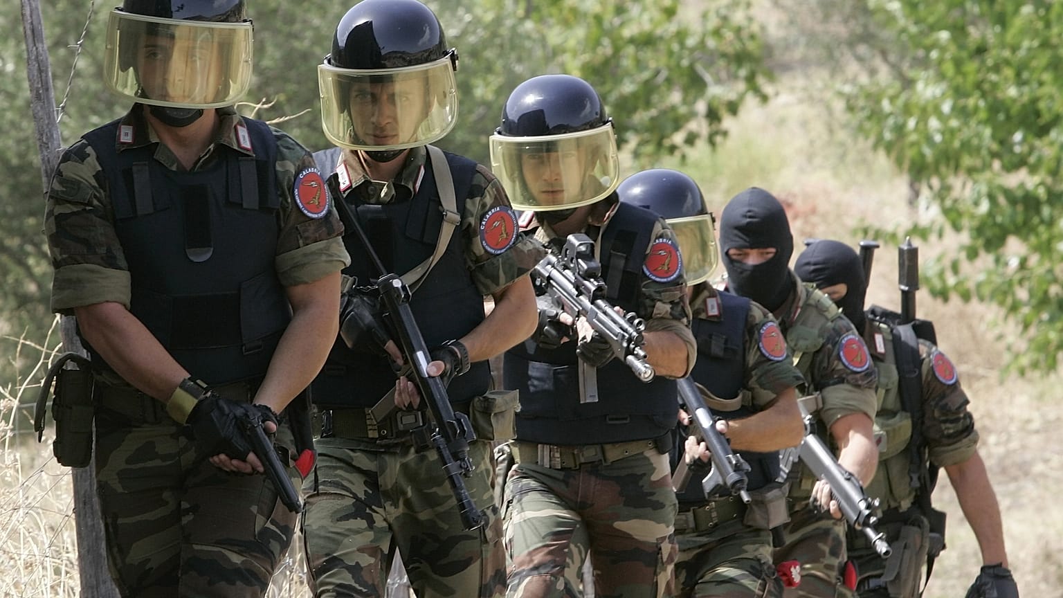 Mafya üyelerine operasyon düzenleyen İtalyan güvenlik güçleri (arşiv) 
