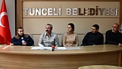 Tunceli Belediye Başkanı Fatih Mehmet Maçoğlu (soldan ikinci)