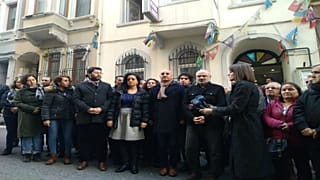 HDP İstanbul il binası önü