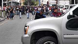 Deputados afastados com violência do parlamento venezuelano
