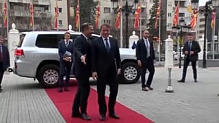 Στα Σκόπια ο Ευρωπαίος Επίτροπος για τη Διεύρυνση  