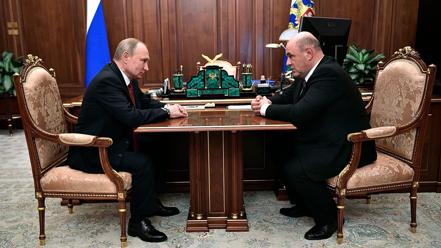 Russland nach dem Rücktritt: Wie viel Macht bekommt Putin?